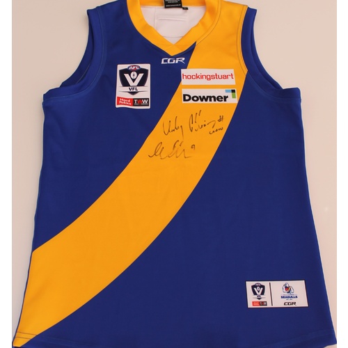 2018/2019 Coach and Captain Signed Guernsey